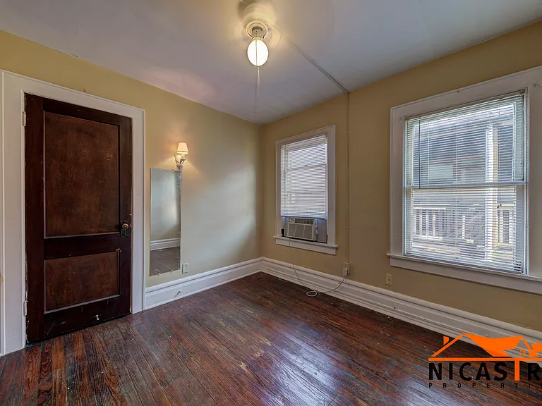 1638 Indianola Ave — Photo 41