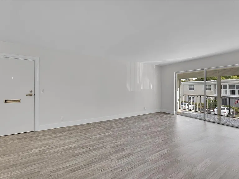 6413 Bay Club Dr #3 — Photo 7