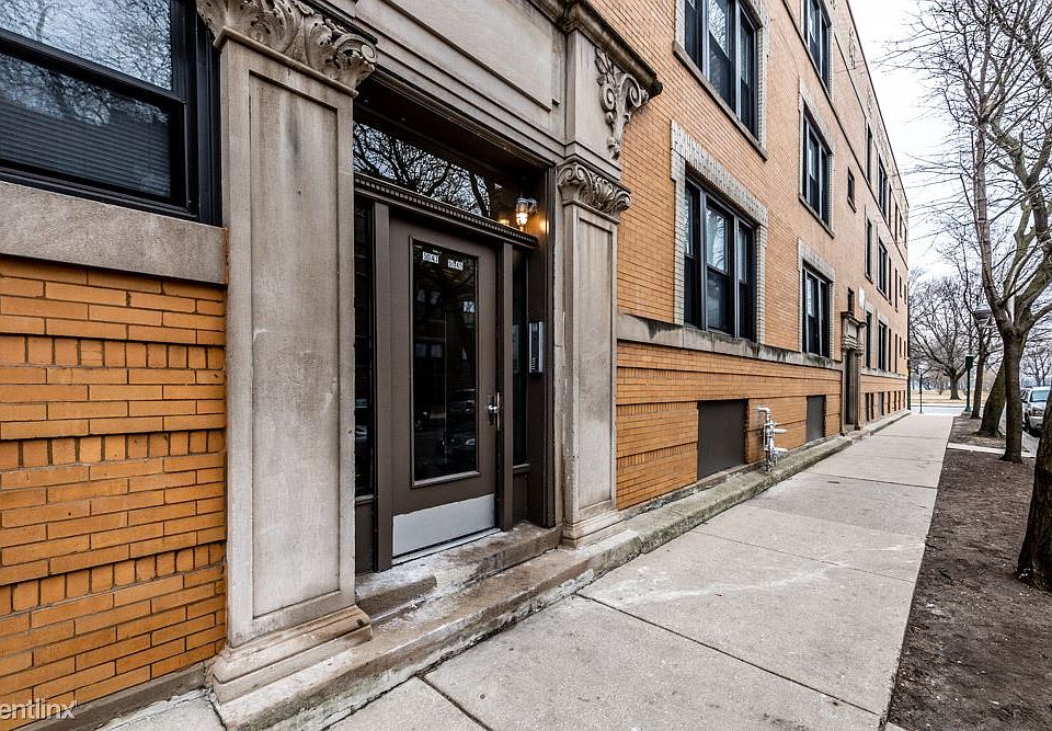 5047 S Champlain Ave. Chicago, IL (#5049-3) Apartments Chica