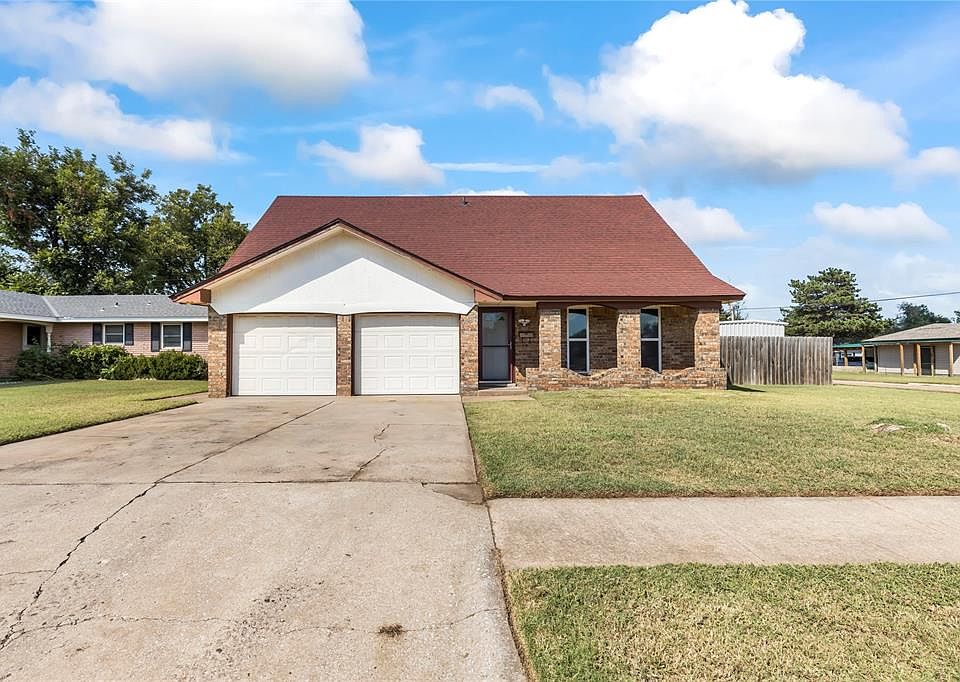 1st image of 3947 SE 14th Pl