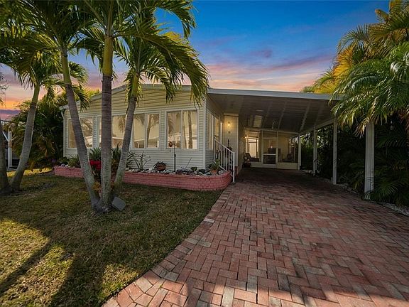 3rd image of 19 Del Prado Dr