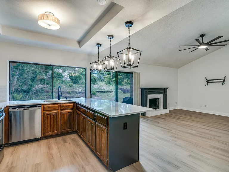 1107 Terrace Trl — Photo 1