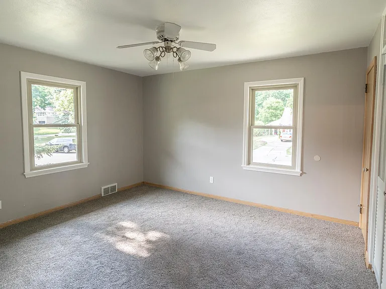 2241 Oxford St N #1 — Photo 6