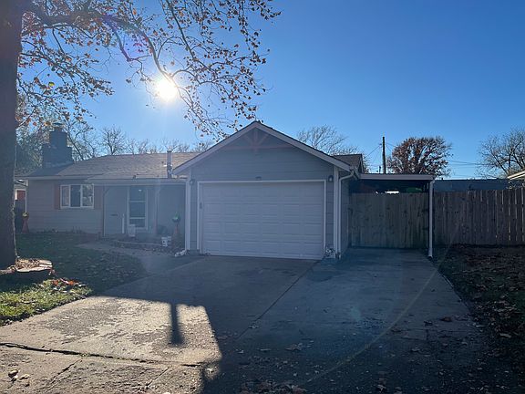 2nd image of 609 Edgewood Dr