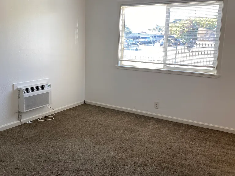 Downstairs unit very clean and ready for rental