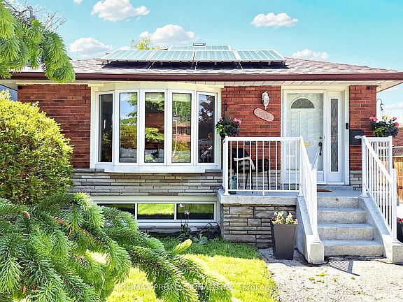 4th image of 50 Elinor Ave