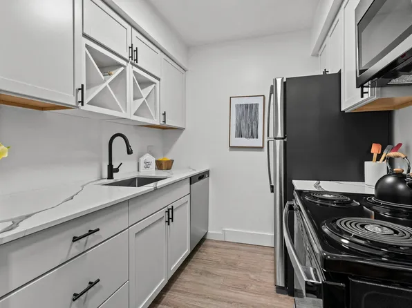 Park On Canal Apartments - Clinton Twp, MI