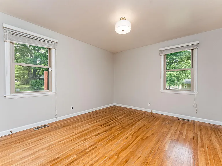 4805 Merrill Ln — Photo 9