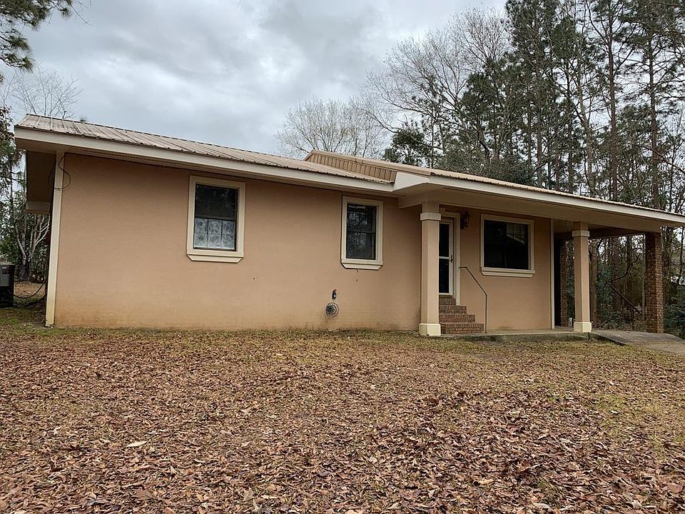 1st image of 105 Lake Dr