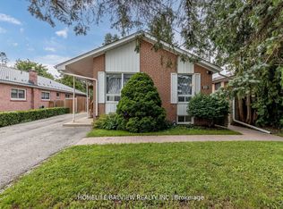 85 Child Dr, Aurora, ON L4G 1Y8