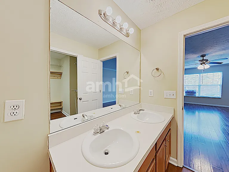 377 Stewart Springs Dr — Photo 11