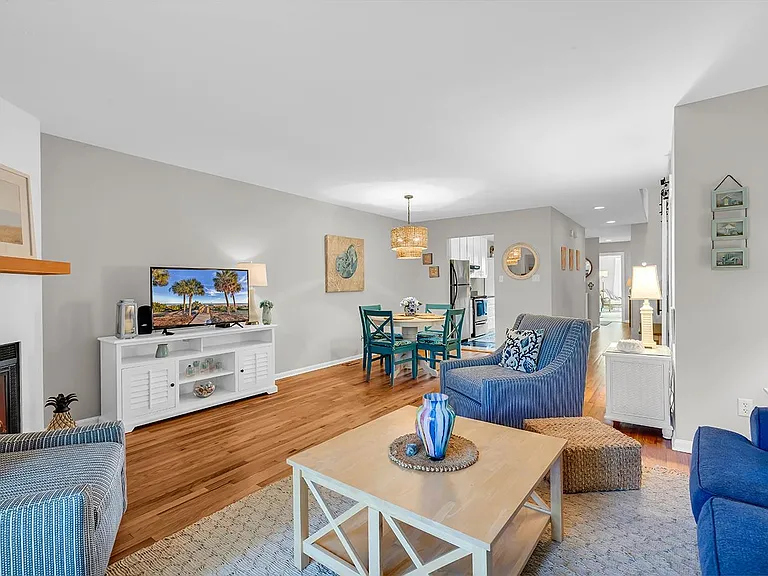 4000 Fairway Lakes Dr — Photo 19