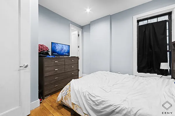 Rented by ERNY LLC | media 9