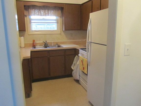 3rd image of 157 Cora Ave #B