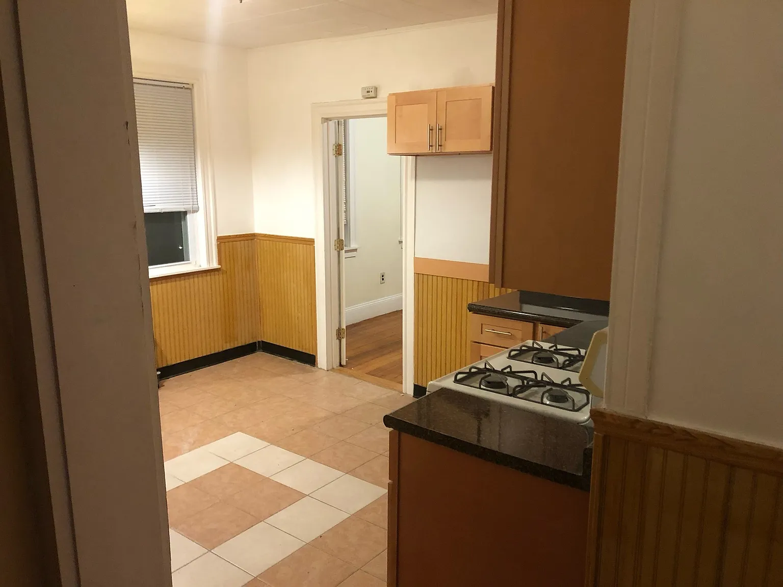 2 bed, 1.0 bath, 1650 sqft, $3,000 — Photo 4