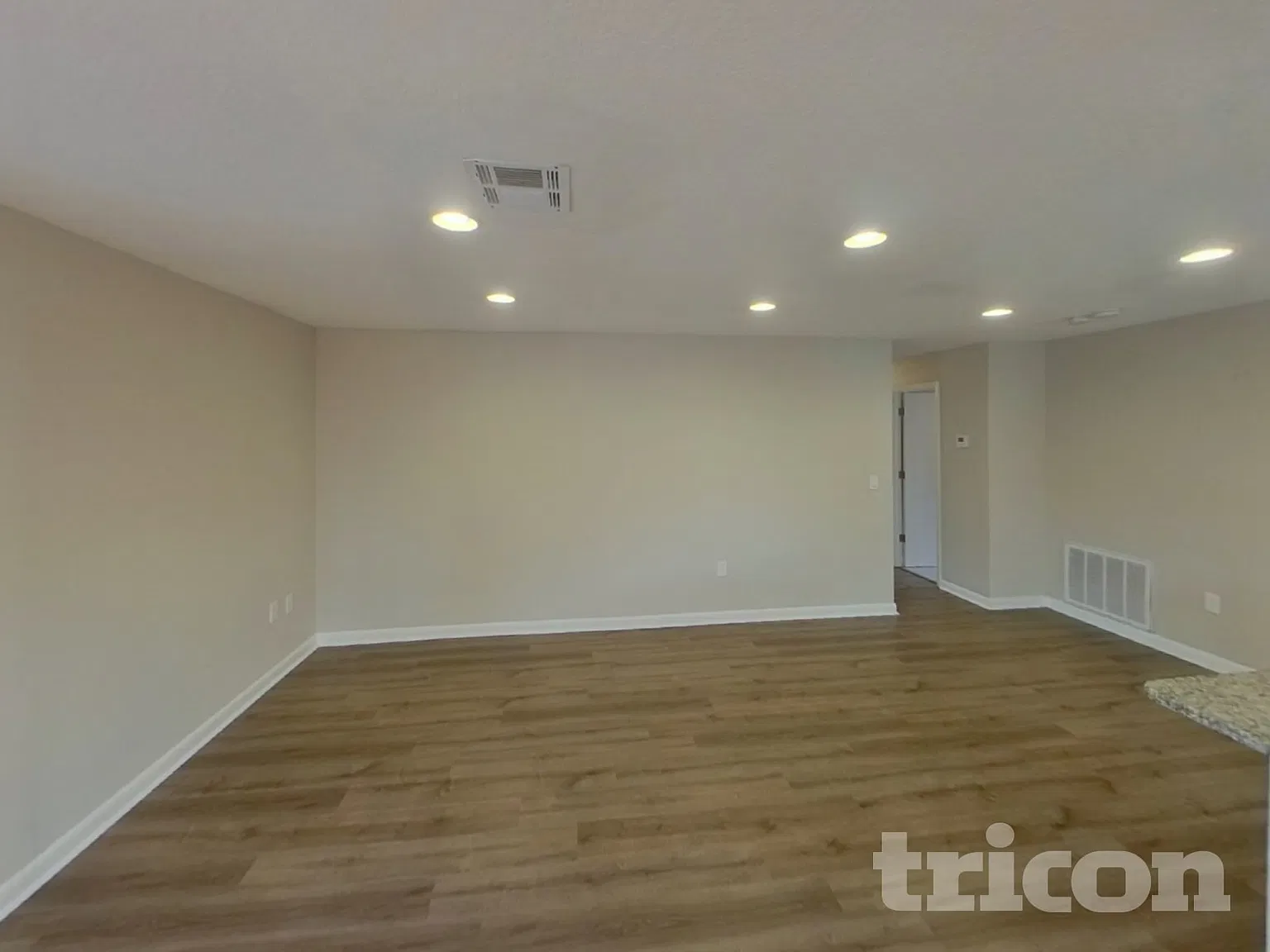 1091 Gantt Ave Sarasota FL — Photo 2