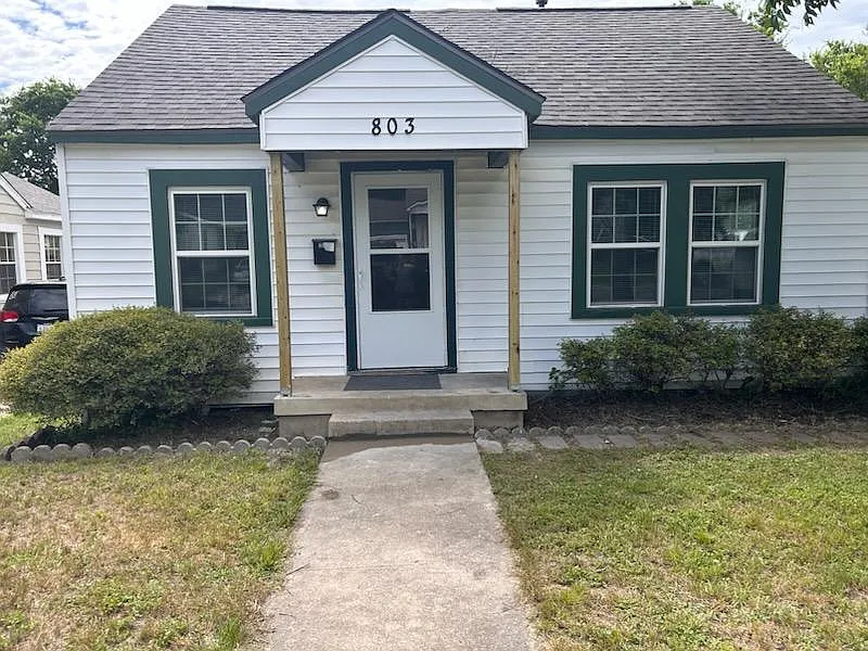 4 bed, 1500 sqft, $1,395 — Photo 1