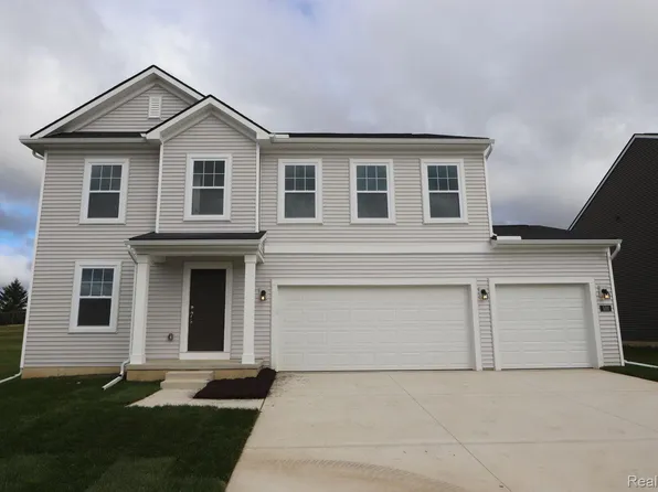 501 Elm St, Chelsea, MI 48118