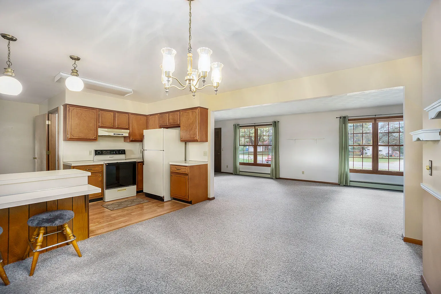 15365 Millard Rd photo 1