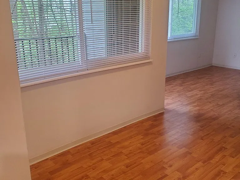 Bent Oak Apartments — Photo 18