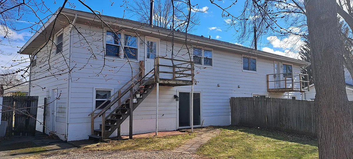 Building Photo - 11 Jules Dr #A