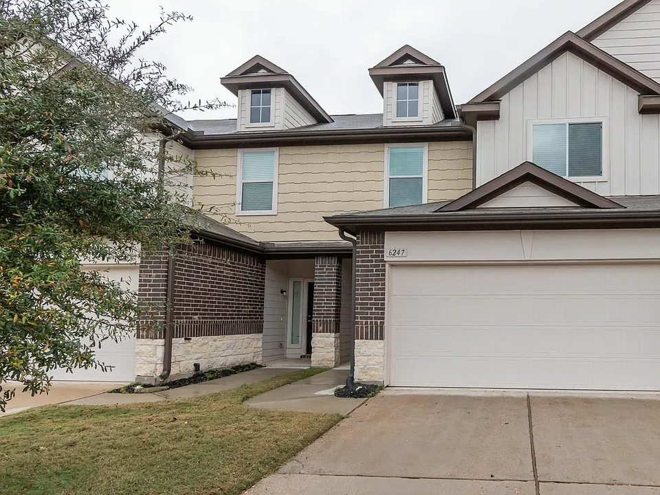 6247 Brenwood Cir