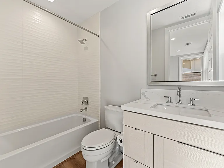 209 Stage — Photo 15