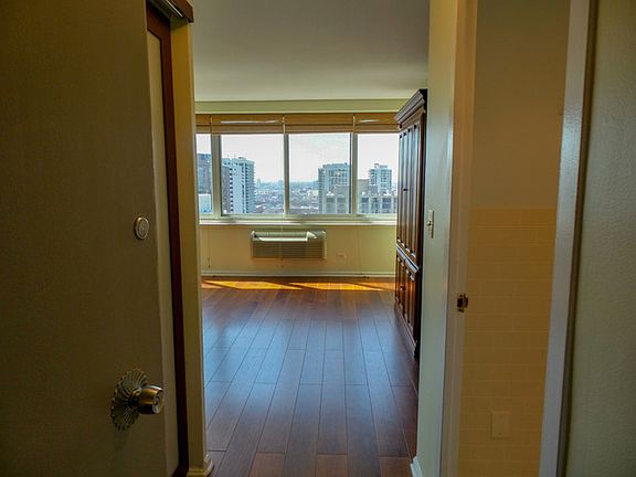 3rd image of 1440 N Lake Shore Dr APT 25B