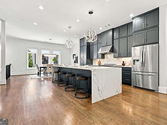 3rd image of 1099 Briar Cove Cir