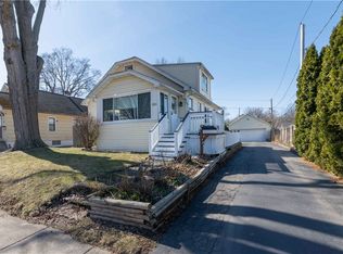 224 Conrad Dr, Rochester, NY 14616