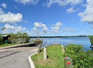 2115 7th St SW, Ruskin, FL 33570