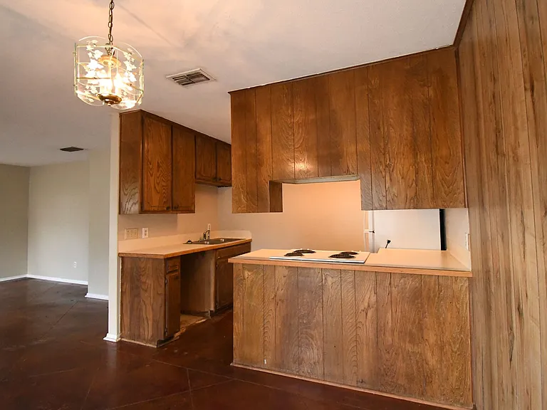 102 Parklane Dr — Photo 8