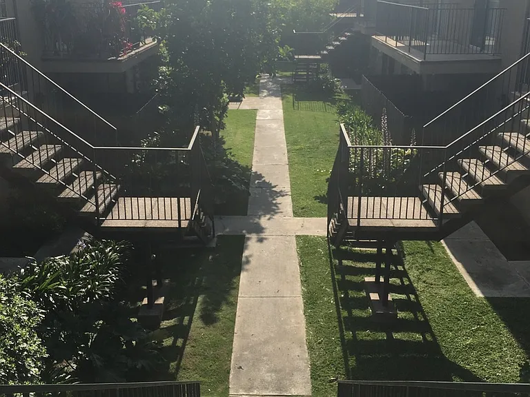 Apt Nicholson Garden — Photo 2