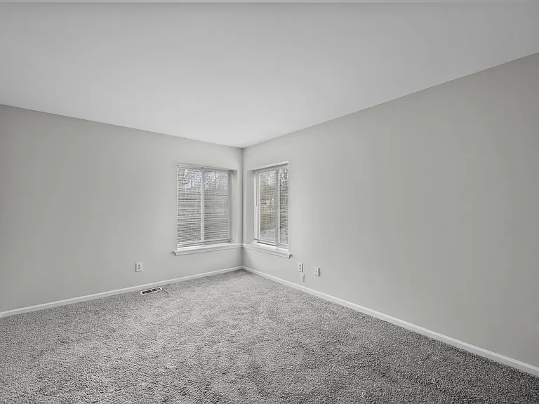 2245 S Commerce Rd — Photo 12