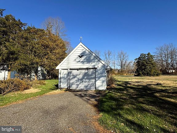 4th image of 7592 Green Lewis Rd