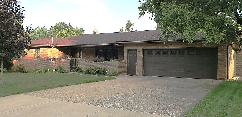 1st image of 677 Clark Dr