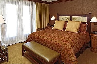 4th image of 100 E Thomas Pl #3053