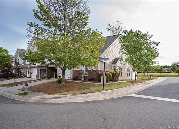 3rd image of 1721 Hidden Creek Dr