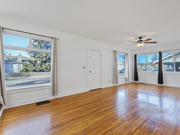 2nd image of 2728 E Wellesley Ave