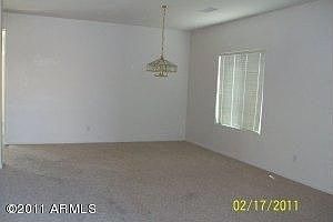 3rd image of 913 E Cotton Farm Ln