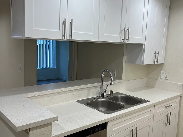 1051 Justin Ave — Photo 21