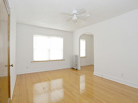 3rd image of 2445 E 72nd St APT 203