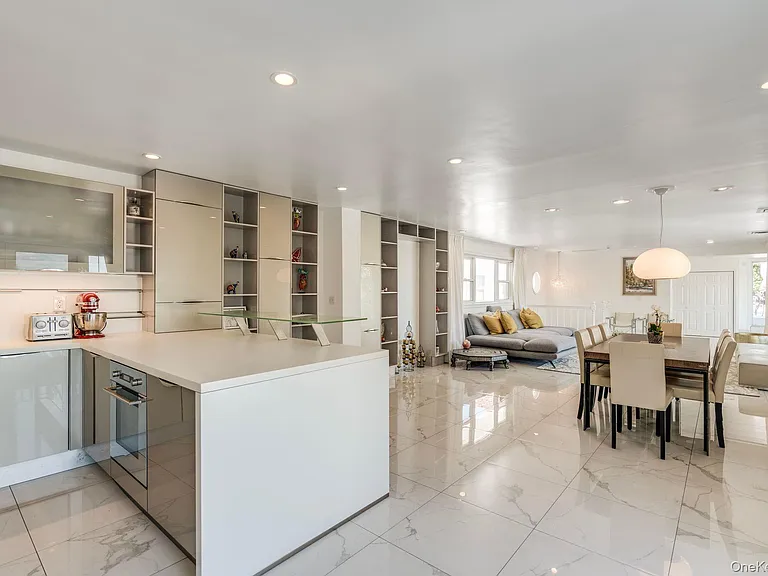 10 Beach Hill Dr — Photo 14