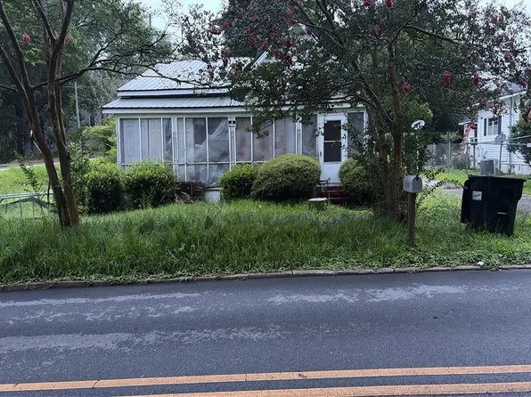 810 Peachtree St, Roanoke, AL 36274