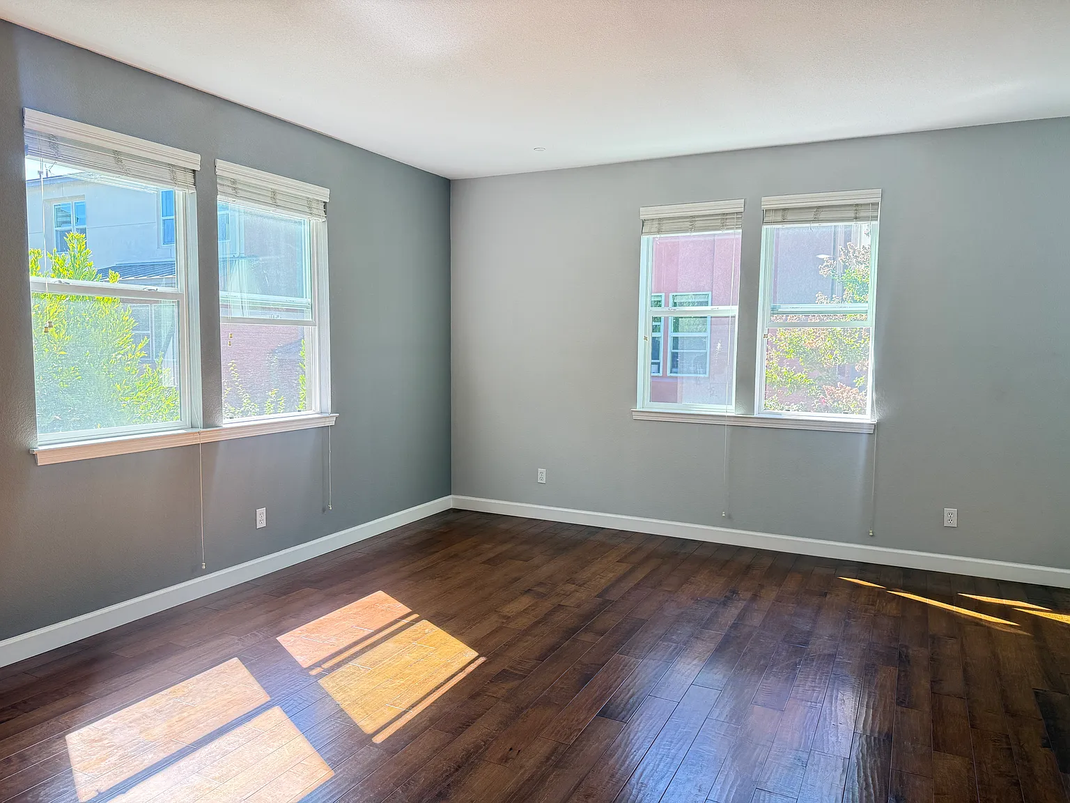 2 bed, 2.5 bath, 1239 sqft, $4,295 — Photo 4