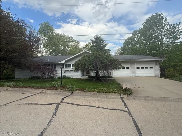 177 Lowery Ln, New Concord, OH 43762