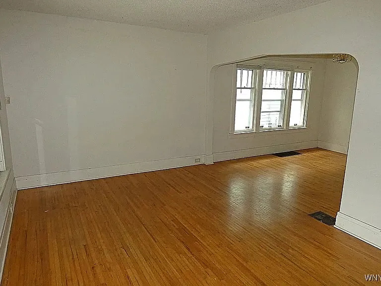 83 Custer St — Photo 7