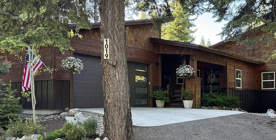 1st image of 1019 Bitterroot Dr