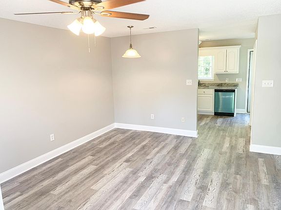 5th image of 125 Evvalane Dr #B