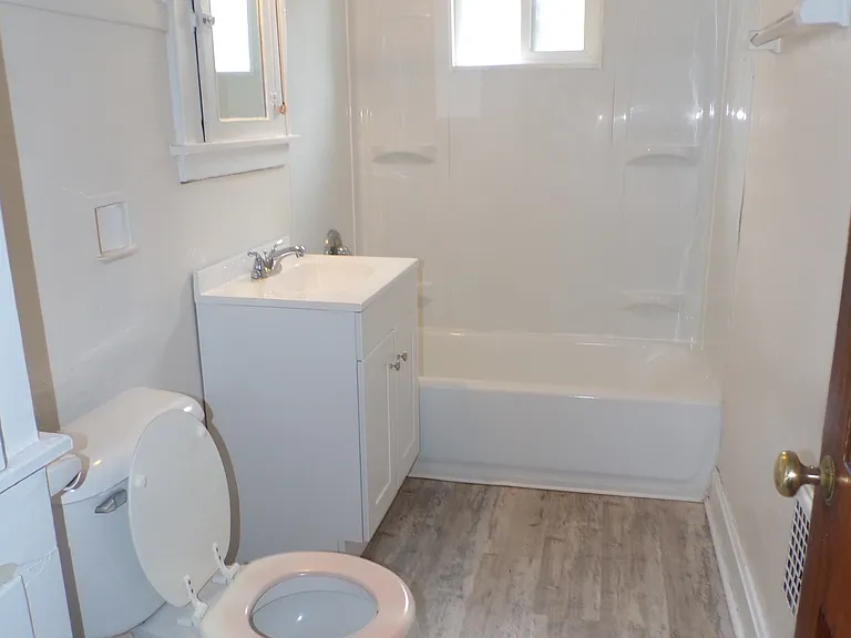 2924 Indianola Ave — Photo 13